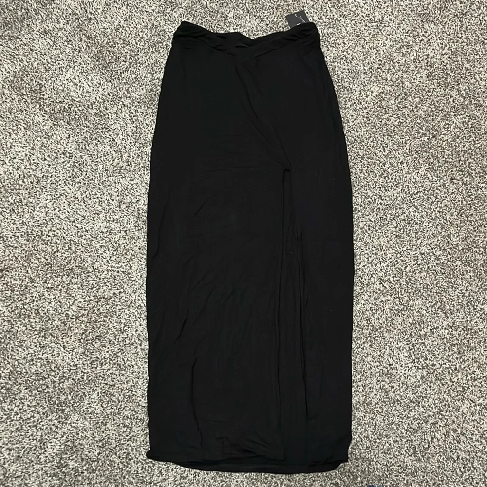 Klassy Network V Cut Maxi Skirt – Large - Picture 1 of 3